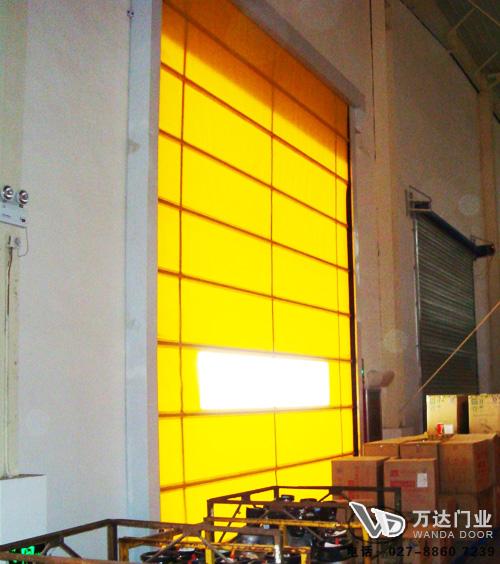 新城工厂堆积门
